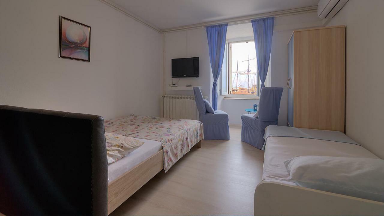 Apartments & Rooms Josephine Senj  Zewnętrze zdjęcie